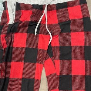 Buffalo plaid women’s large/ fleece joggers